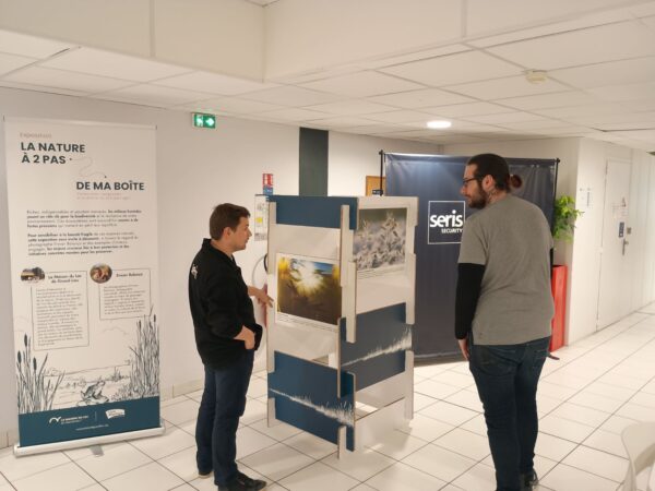Exposition entreprises installée dans les bureaux de Seris sécurité ©MDL